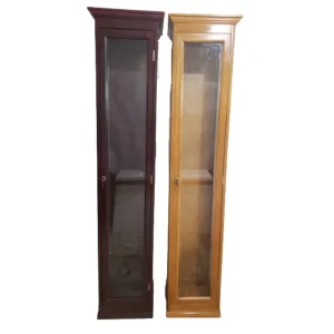 Nichos de madera para banderas y exhibición ceremonial